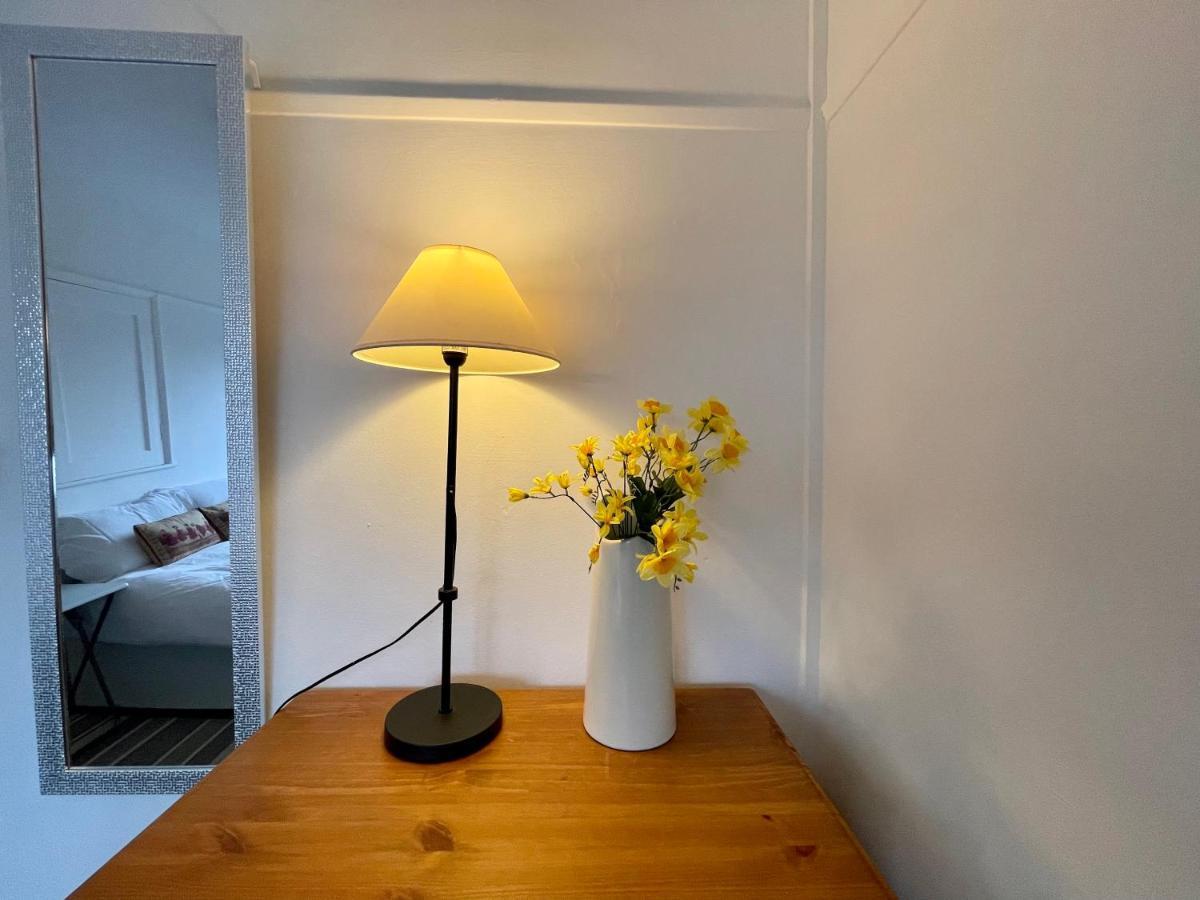 Golden Triangle House Hotel Norwich Bagian luar foto